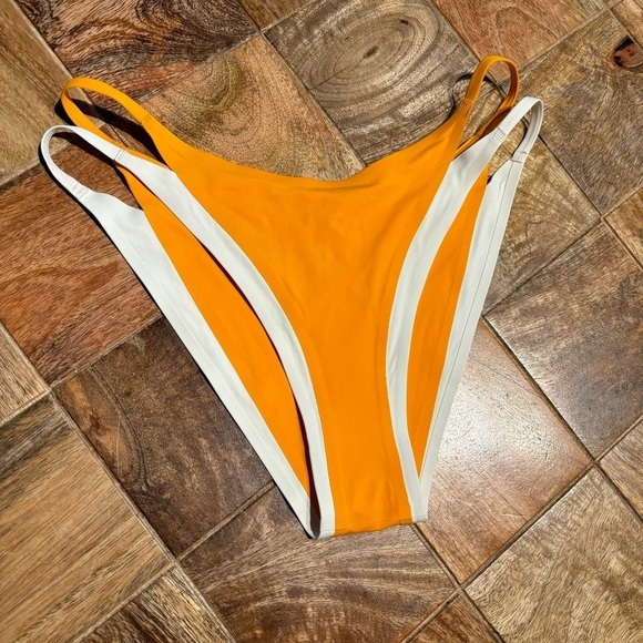 L*Space Seamless Billie Bikini Bottom In Mango Cream NWOT - Picture 4 of 7